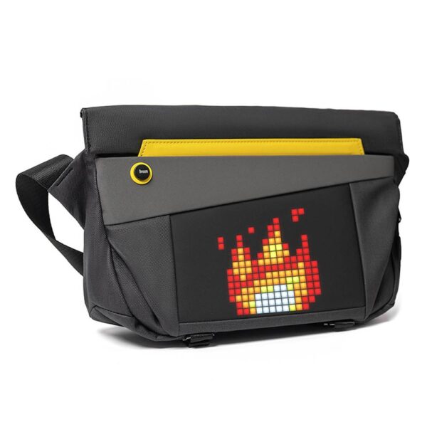 Divoom Pixoo Slingbag-V Siyah Ledli Ekran APP Kontrollü Postacı Çantası-Su Geçirmez - Görsel 2