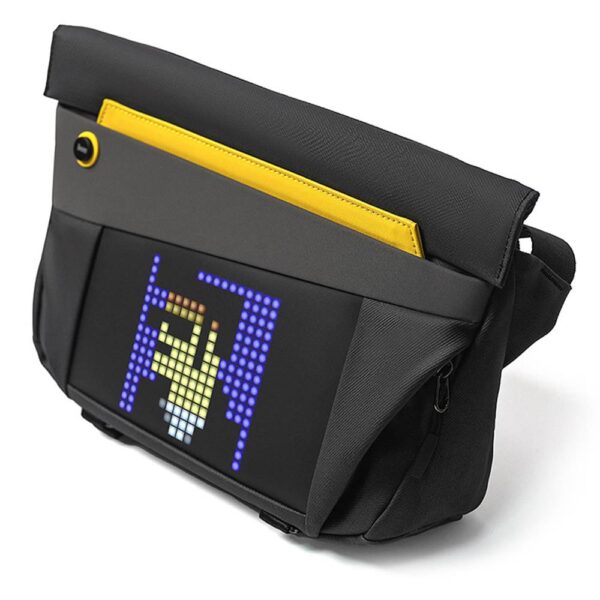 Divoom Pixoo Slingbag-V Siyah Ledli Ekran APP Kontrollü Postacı Çantası-Su Geçirmez - Görsel 3