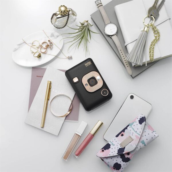 Instax mini LiPlay Hybrid Elegant Black Fotoğraf Makinesi Çantalı Hediye Seti 3 - Görsel 4