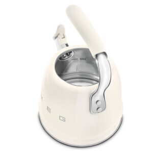 Smeg 50's Style Krem Set Üstü Düdüklü Kettle 2.3 lt - Görsel 3